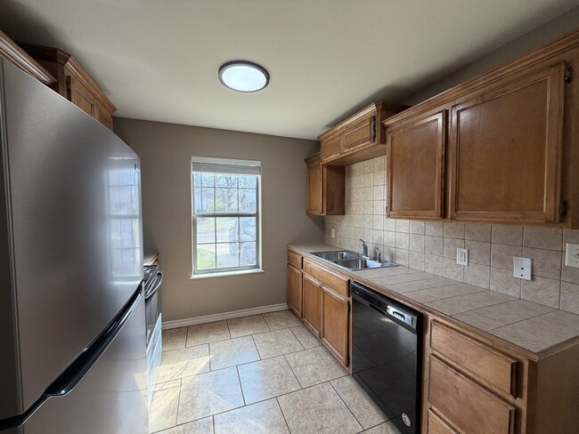 Building Photo - 2415 Laurel St