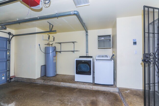 Building Photo - 91-1031 Kaimalie St. #4C3 - TJackson | 91-...