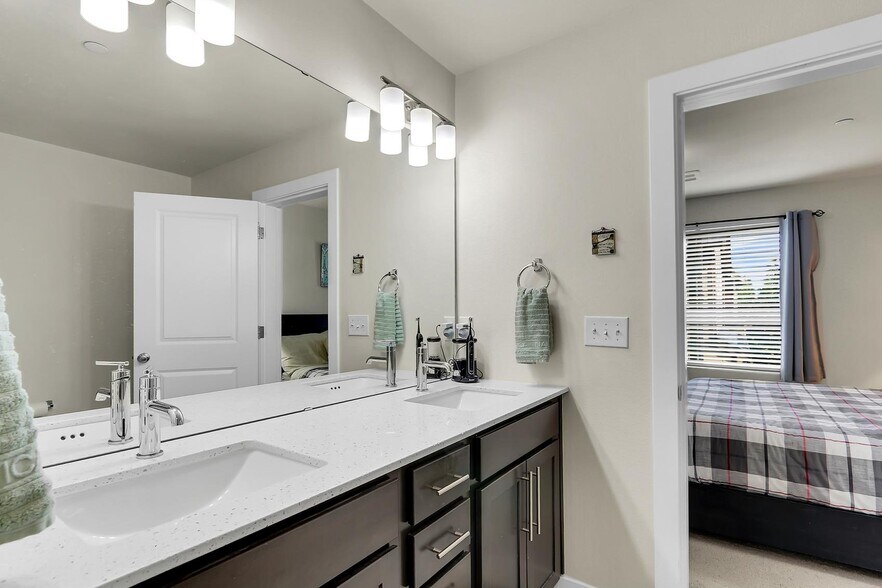 Master Batheroom - 4206 204th St SW