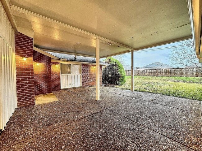 Building Photo - 4807 Country Club View