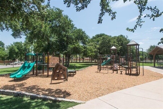 Building Photo - 505 Paseo Grand Dr