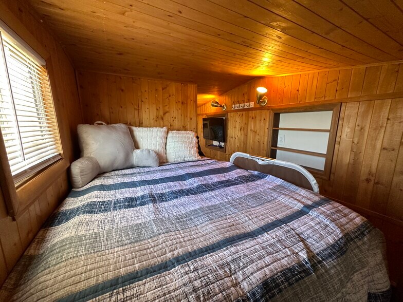 Building Photo - 1949 Daggs Loop