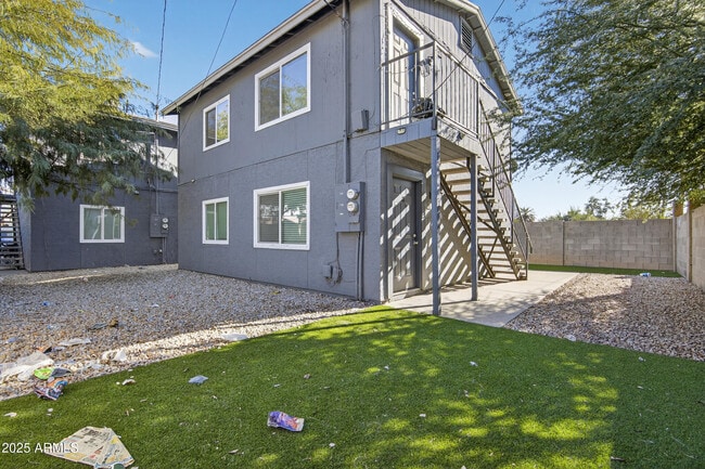 Building Photo - 1110 N 10th St