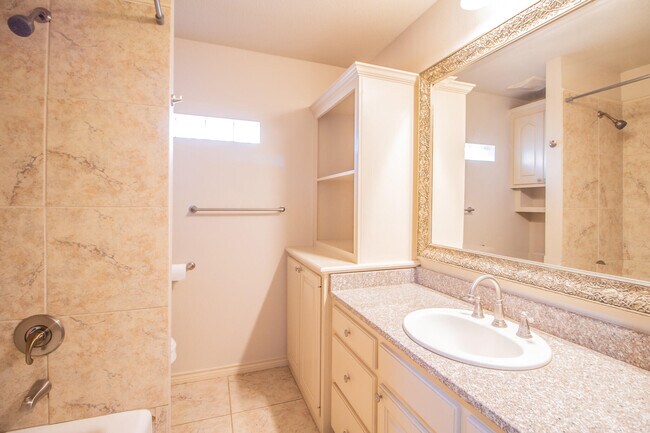 Building Photo - 5402 158th St