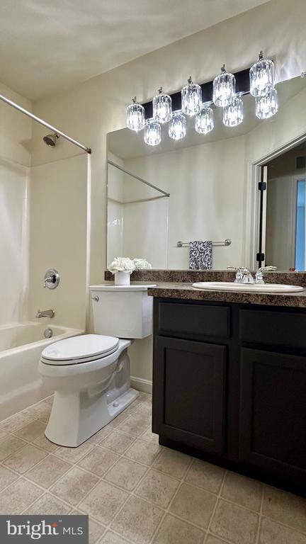 Building Photo - 424 Waverly Woods Dr