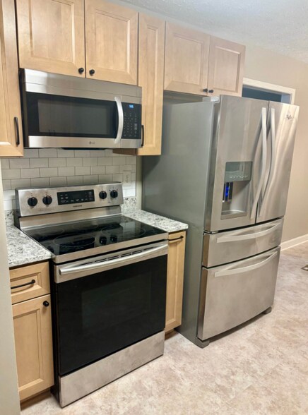 Building Photo - 1012 Crystal Bear Trail