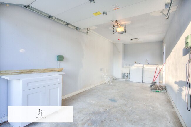 Building Photo - FULLY REMODELED – Front House for Rent (Ba...