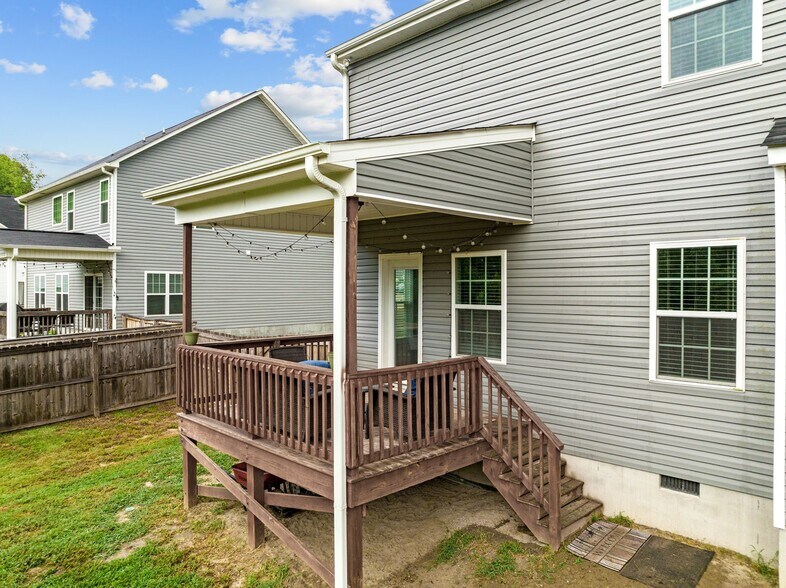 Building Photo - 130 Amelia Dr