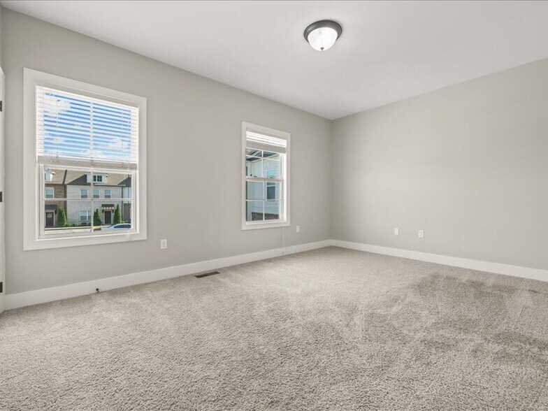 Building Photo - 417 grady way