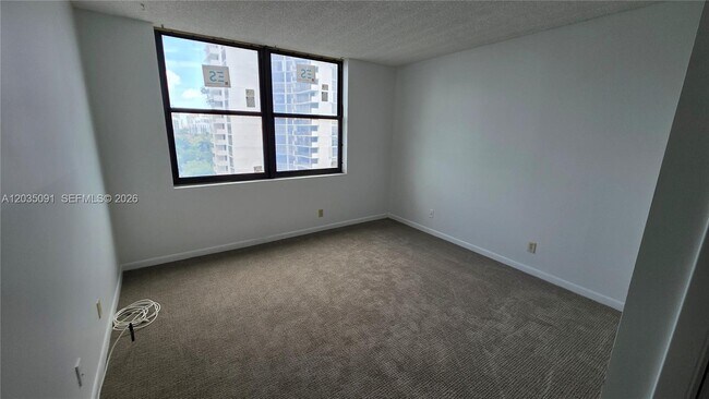 Building Photo - 18151 NE 31st Ct