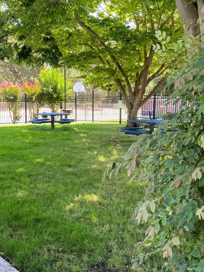 Building Photo - Pleasanton Laguna Vista 2 Bed / 1 bath, updated kitchen & bathroom, Two Year Lease required, Comm...