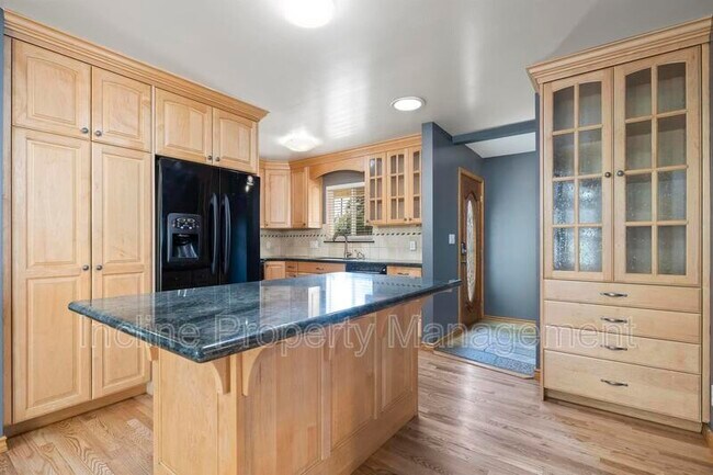 Building Photo - 3759 Alta Loma Dr E