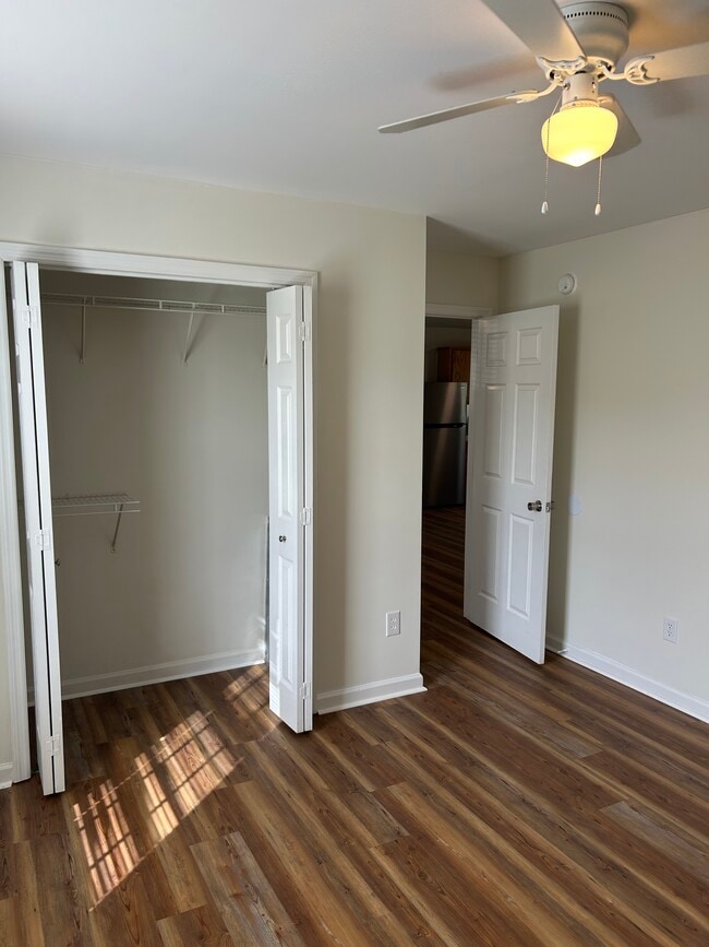 Building Photo - 63 Farm View Cir