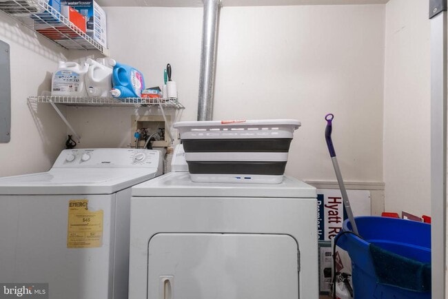 Building Photo - 45 Le Forge Ct