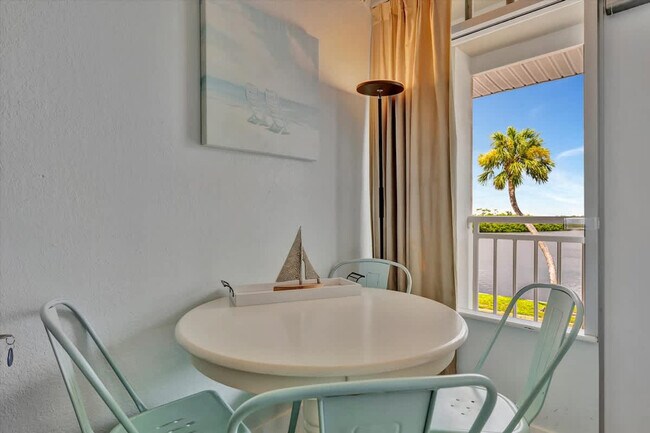 Building Photo - 611 Destiny Dr