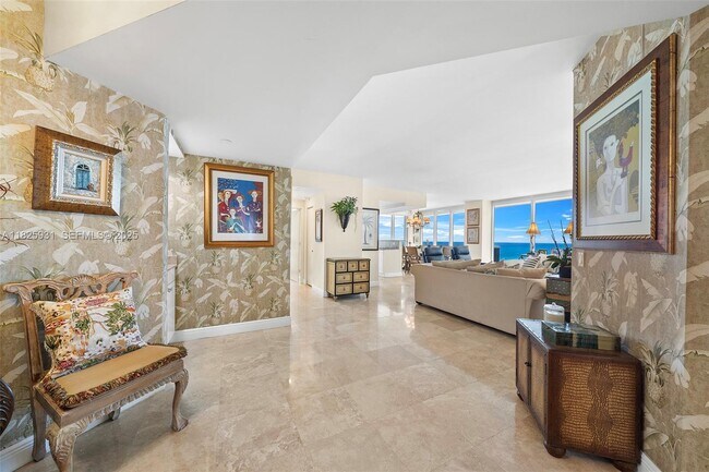 Building Photo - 4775 Collins Ave