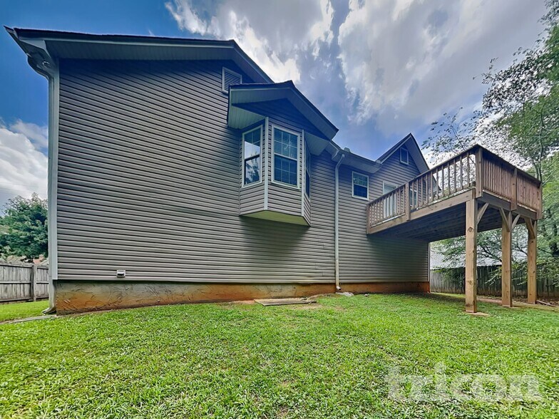 Building Photo - 113 Ivy Brook Dr