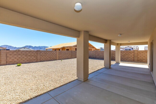 Building Photo - El Rancho Encantado