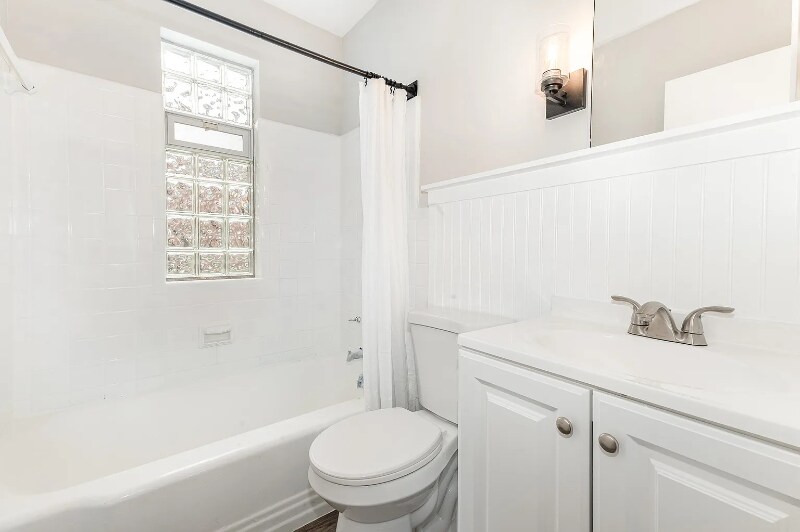 Building Photo - 1607 Asmann Ave