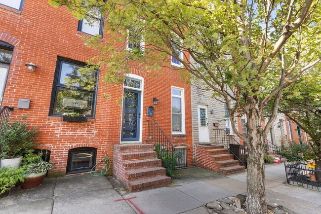 Primary Photo - 2219 Bank St
