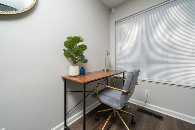 Building Photo - 20 Finch Trl NE