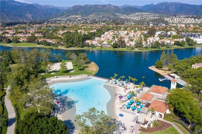 Building Photo - 11 Wild Horse Loop