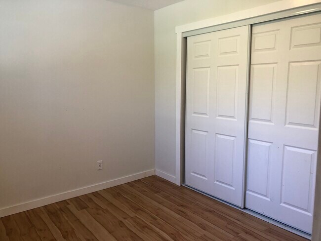 Building Photo - 1007 NW Bryant St