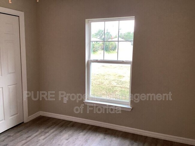 Building Photo - 16671 SW 21st Avenue Rd