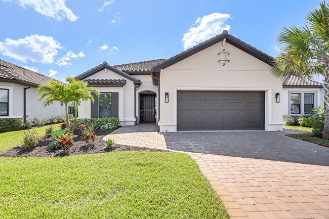 Building Photo - 15140 Pescara St