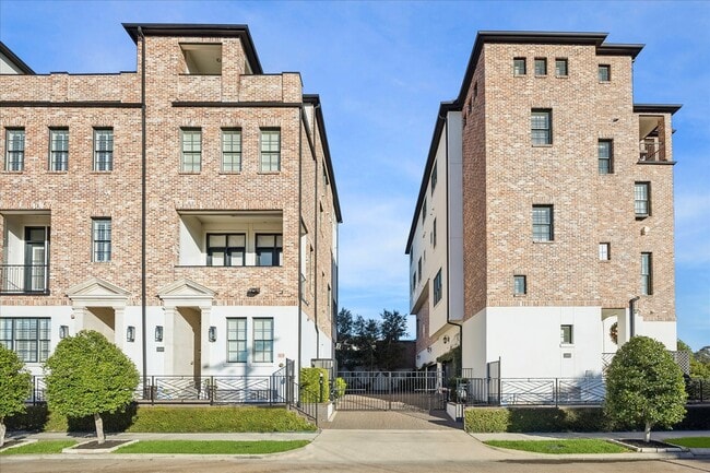 Building Photo - 3850 Glen Arbor Dr