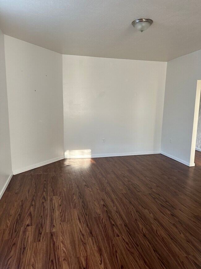 Building Photo - 3301 Iowa St