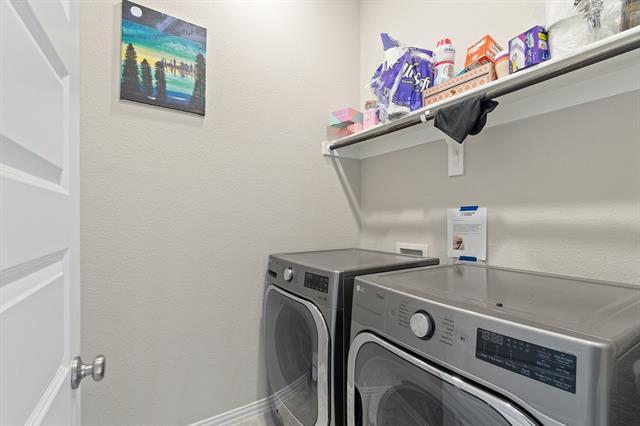 Building Photo - 3904 Ford Dr