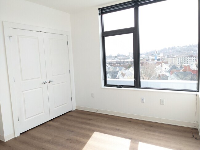 Building Photo - 91 Brighton Ave