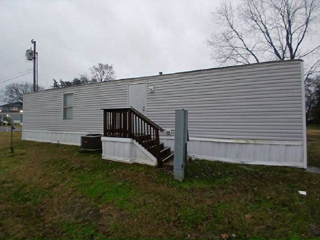 Building Photo - 1325 Wenlon Dr