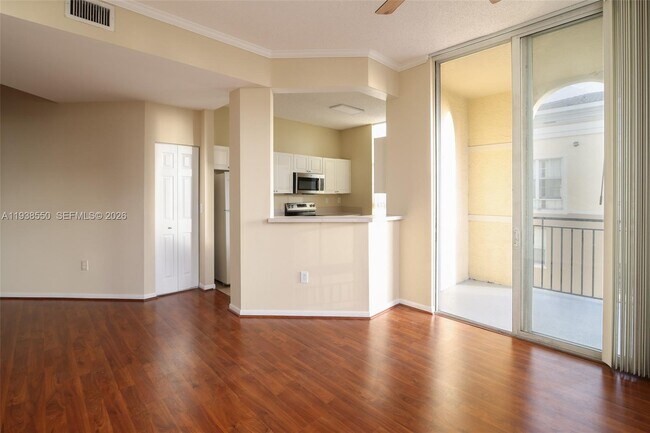 Building Photo - 520 SE 5 Ave