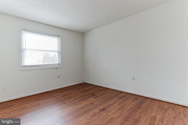 Building Photo - 10177 Irongate Way