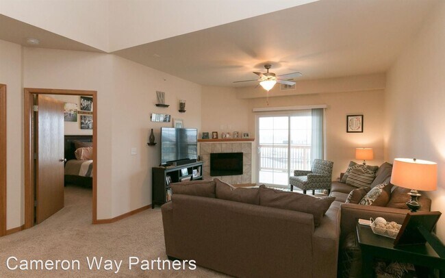 Building Photo - 1620 Lincoln Dr