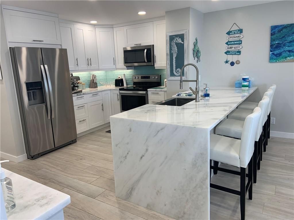 Building Photo - 133 N Pompano Beach Blvd