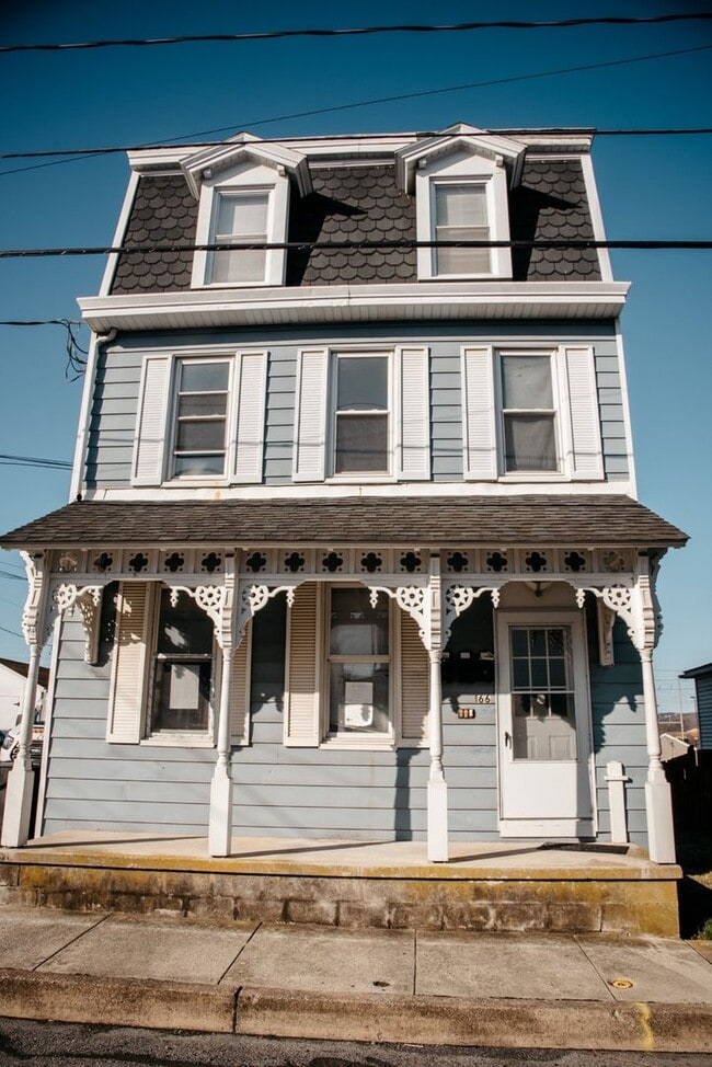 Building Photo - 166 Nissley St