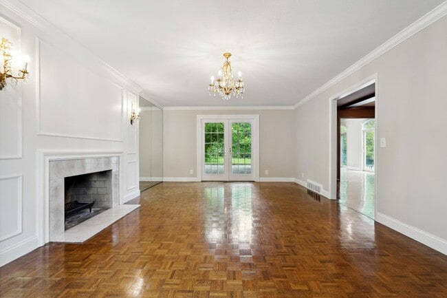 Building Photo - 5721 Londonderry Rd