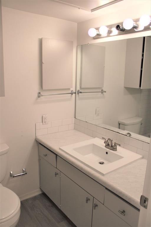 Building Photo - 6060 Birchbrook Dr