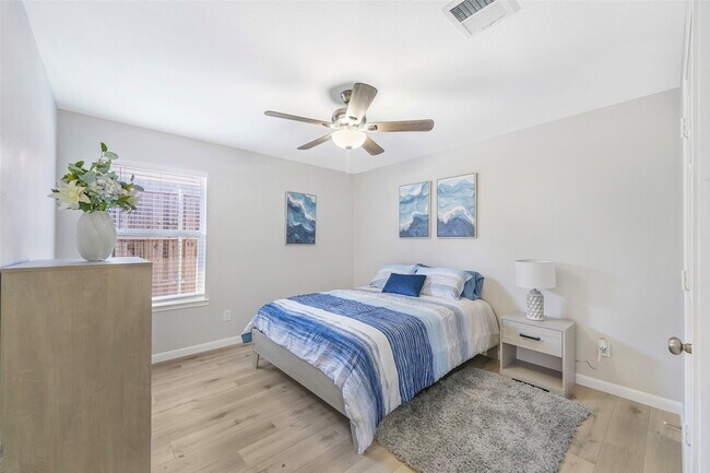 Building Photo - 2608 Glenhaven Dr