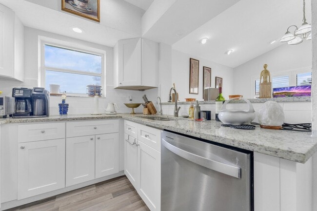 Building Photo - 11120 Sangria Ct