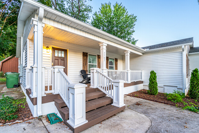 Primary Photo - Beautiful four bedroom on Bailey Cove