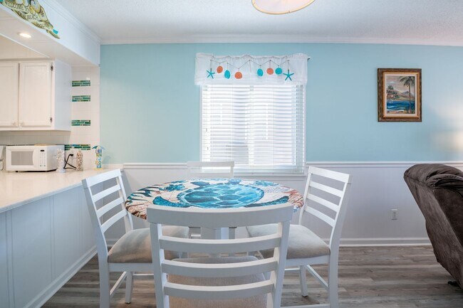 Building Photo - OFF-SEASON MONTHLY RENTAL WILL HELP WITH THOSE WINTER BLUES