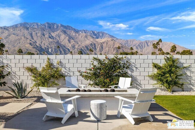 Building Photo - 945 N Buttonwillow Cir
