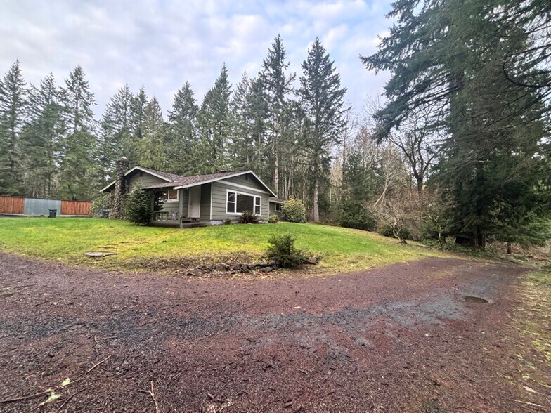 Building Photo - 4920 Gravelly Beach Rd NW