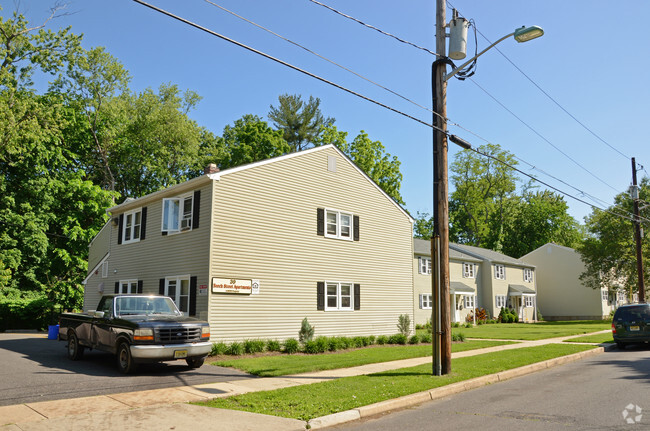 Primary Photo - Beech Street Apartments