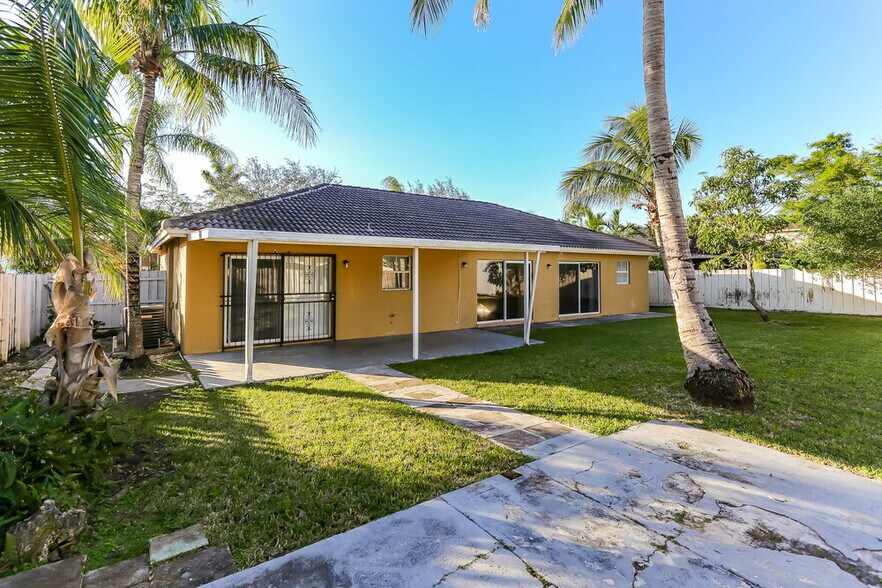 Building Photo - 18081 SW 152nd Ct