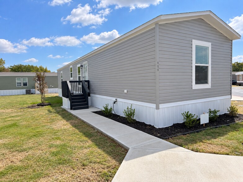 Building Photo - 111 Preston Dr